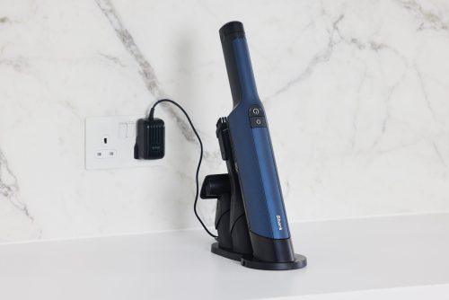 Shark-WV270UK-InUse-charging-kitchen-1-UK Shark-WV270UK-InUse-charging-kitchen-1-UK